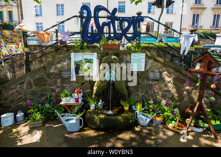 Die gekleidet Malvhina Auswurfkrümmer am Great Malvern auf Belle Vue Insel, Worcestershire, England Stockfoto