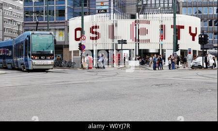 Oslo, Norwegen - 20. Juni 2019: Der Eingang zum Oslo City Einkaufszentrum in der Innenstadt. Stockfoto