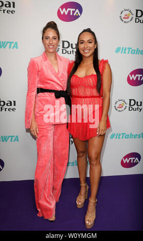 Johanna Konta und Heather Watson an der Dubai Duty Free WTA-Sommerfest 2019 im Jumeirah Carlton Tower, London statt. Stockfoto