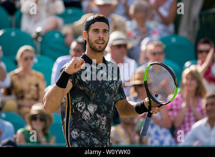 Slough, Großbritannien. 28 Juni, 2019. Karen Khachanov in Russland während des Boodles tennis Ausstellung 2019 Tag 4 bei Stoke Park, Slough, England am 28. Juni 2019. Foto von Andy Rowland. Credit: PRiME Media Images/Alamy leben Nachrichten Stockfoto