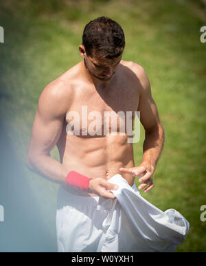 Slough, Großbritannien. 28 Juni, 2019. Grigor DIMITROV Bulgarien während der boodles Tennis Ausstellung 2019 Tag 4 bei Stoke Park, Slough, England am 28. Juni 2019. Foto von Andy Rowland. Credit: PRiME Media Images/Alamy leben Nachrichten Stockfoto