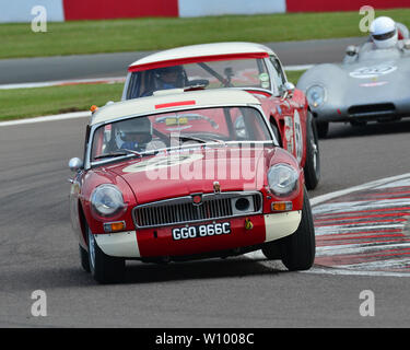 Tim Jacobsen, Laurence Jacobsen, MGB GT & Sports Car Cup, Pre-66 GT Autos, Pre-63 Sportwagen, Donington historische Festival, Mai 2019, Motor Racing, mo Stockfoto