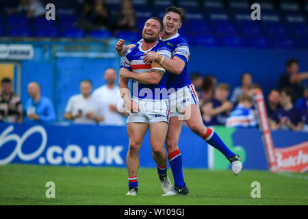 28. Juni 2019, die Mobile Rakete Stadion, Wakefield, England; Betfred Super League, Runde 20, Wakefield Trinity vs Huddersfield Riesen; Tyler Randell von Wakefield Trinity feiert seinen Versuchen Credit: Craig Milner/News Bilder Stockfoto