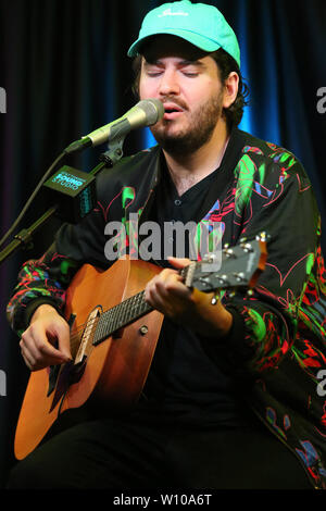 Bala Cynwyd, PA, USA. 27 Juni, 2019. : Shoffy visits Q102 Performance Studio Bala Cynwyd Pa Juni 27, 2019 Credit:: Star Shooter / Medien Punch/Alamy leben Nachrichten Stockfoto