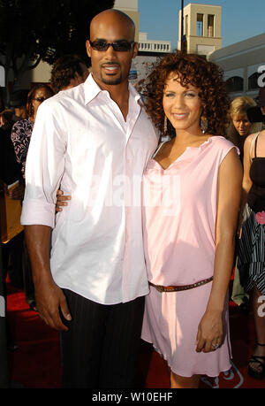 Boris Kodjoe und Nicole Parker im BET Comedy Awards - Ankunft am Pasadena Civic Center in Pasadena, CA. Die Veranstaltung fand am Dienstag, 28. September 2004. Foto von: SBM/PictureLux - Alle Rechte vorbehalten - Datei Referenz Nr. 33790-6243 SBMPLX Stockfoto