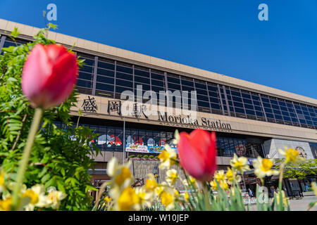 Morioka Bahnhof ist ein wichtiger Knotenpunkt entfernt und ist sowohl von der Tohoku Shinkansen und der akita Shinkansen serviert. In der Stadt Morioka, Iwate entfernt Stockfoto