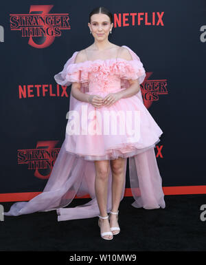 Juni 28, 2019 in Santa Monica, Kalifornien, USA - 28. Juni 2019 in Santa Monica, Kalifornien - Millie Bobby Brown. ''Stranger Sachen 3" Los Angeles Premiere statt in Santa Monica an der High School. Photo Credit: Birdie Thompson/AdMedia (Credit Bild: © Birdie Thompson/AdMedia über ZUMA Draht) Stockfoto