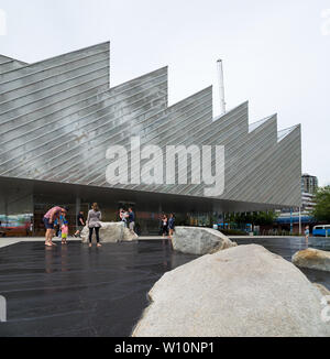 NORTH VANCOUVER, BC, KANADA - 9. JUNI 2019: Die brandneue Polygon Art Gallery in der Nähe von Lonsdale Quay. Stockfoto