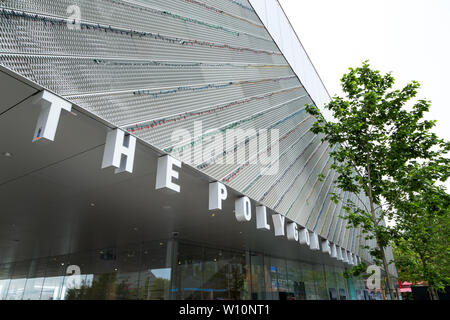 NORTH VANCOUVER, BC, KANADA - 9. JUNI 2019: Die brandneue Polygon Art Gallery in der Nähe von Lonsdale Quay. Stockfoto