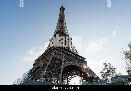 Eiffel Turm, Wahrzeichen und Reiseziel in Paris, Frankreich Stockfoto