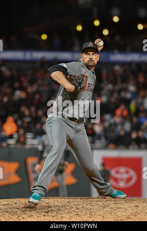 San Francisco, Kalifornien, USA. 28 Juni, 2019. Arizona Diamondbacks Entlastung Krug T.J. McFarland (30), die in Aktion während der MLB Spiel zwischen den Arizona Diamondbacks und die San Francisco Giants bei Oracle Park in San Francisco, Kalifornien. Chris Brown/CSM/Alamy leben Nachrichten Stockfoto