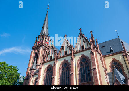 Äußere der Dreikönigskirche (Kirche der Heiligen Drei Könige) an den Ufern des Mains in Frankfurt, Deutschland Stockfoto