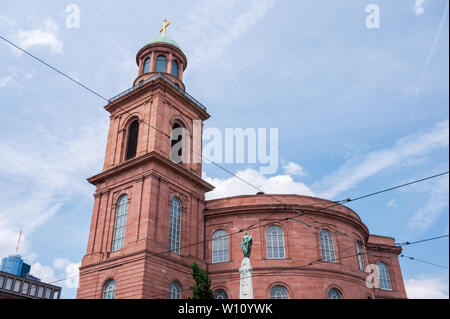 Die Außenseite des modernen St Paul's Kirche, Paulskirche, im Zentrum von Frankfurt, Deutschland Stockfoto