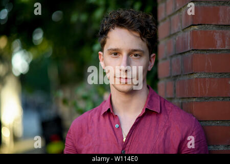 München, Deutschland. 28 Juni, 2019. Jonathan Berlin, Schauspieler, kommt zu dem Restaurant Kaisergarten für die ARD Degeto Rezeption als Teil des Filmfest München. Quelle: Tobias Hase/dpa/Alamy leben Nachrichten Stockfoto