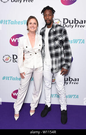 London, Großbritannien. 28 Juni, 2019. LONDON, GROSSBRITANNIEN. Juni 28, 2019: Elina Svitolina & Gael Monfis für die WTA-Sommerfest 2019 im Jumeirah Carlton Tower Hotel, London anreisen. Bild: Steve Vas/Featureflash Credit: Paul Smith/Alamy leben Nachrichten Stockfoto