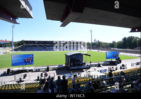 Karlsruhe, Deutschland. 29 Juni, 2019. Blick auf das Podium und die Bühne. GES/fussball/2. Bundesliga: Mitgliederversammlung der Karlsruher Sport-Club zu den Themen von Spin-offs, 29.06.2019 | Verwendung der weltweiten Kredit: dpa/Alamy leben Nachrichten Stockfoto