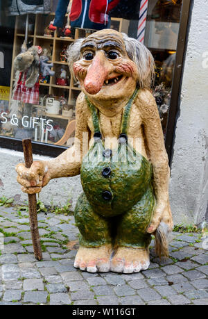 Stavanger, Norwegen - 25. Juli 2017: Troll (Gnom) durch Geschenk (Geschenke) Shop in Stavanger, Norwegen. Stockfoto