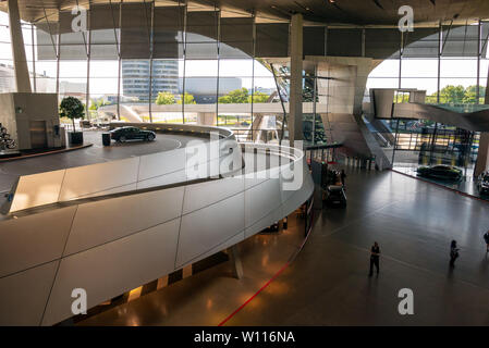 München, Deutschland - Juni 14, 2019: BMW Welt (BMW Welt), eine multifunktionale Kundenerlebnis und die Ausstellung der BMW AG. illustrative bearbeiten Stockfoto