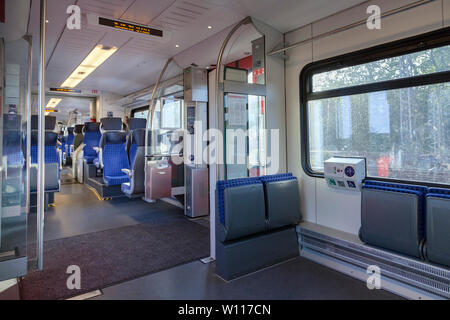 Innenraum der Regional Express, ein Zug im öffentlichen Verkehr Stockfoto