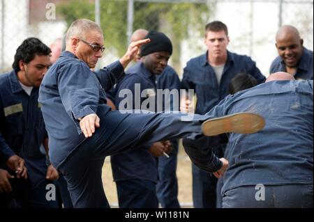 JEAN-CLAUDE VAN DAMME in DRAGON AUGEN (2012). Credit: nach Einbruch der Dunkelheit Filme/Album Stockfoto