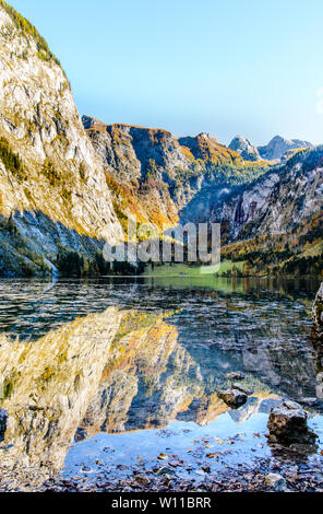 Obersee, Salet durch Konigsee (koenigssee) See im Herbst. Bayern (Bayern), Deutschland. Stockfoto