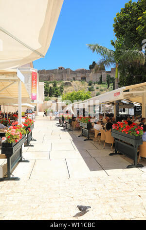 Restaurant neben dem Römischen Theater und Alcazaba, in der Altstadt von Malaga, Spanien, Europa Stockfoto