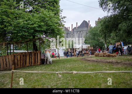 Guimaraes, Portugal - 23. Juni 2019: der 9. Auflage des Afonsina Messe, Mittelalter, Zeichen, Touristen und Kunsthandwerk, Guimaraes, Portugal Stockfoto