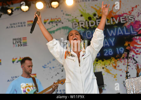 Alicia Keys spricht auf der Bühne während der Stolz Live 2019 Stonewall am Juni 28, 2019 in New York City. Stockfoto