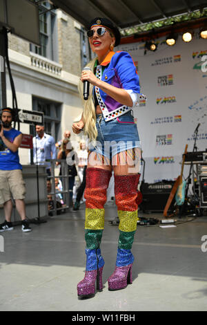 Lady Gaga spricht auf der Bühne während der Stolz Live 2019 Stonewall am Juni 28, 2019 in New York City. Stockfoto