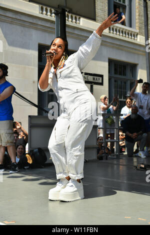 Alicia Keys spricht auf der Bühne während der Stolz Live 2019 Stonewall am Juni 28, 2019 in New York City. Stockfoto