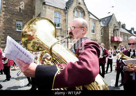 Galashiels, Scottish Borders, Großbritannien, 29. Juni 2019. Braw Lads' Day 2019, die galashiels Pipe Band während des Braw Jungs Sammeln jährliche Festival in Abbotsford am 29. Juni 2019 in Galashiels, Schottland. Credit: Scottish Borders, Medien/Alamy leben Nachrichten Stockfoto