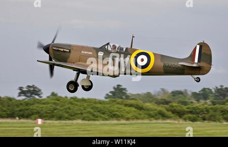 Supermarine Spitfire N3200 weg vom alten Wärter Flugplatz Stockfoto