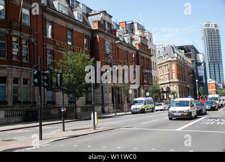 Moorfields Eye Hospital, rotes Backsteingebäude in die City Road London, Großbritannien Stockfoto