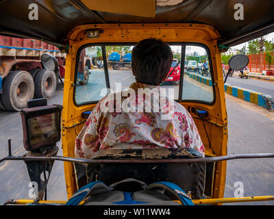 Blick von der Innenseite der Auto-rikscha in Indien Stockfoto