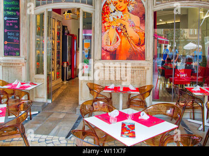 Malaga, Spain-May 16, 2019: Spanisch Restaurant mit nationalen Essen in Málaga historische Stadtzentrum Stockfoto