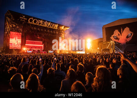 Kopenhagen, Dänemark - Juni 21., 2019. Heavy Metal Fans an einem der vielen Live Konzerte während der dänischen Heavy Metal Festival Copenhell 2019 in Kopenhagen. (Foto: Gonzales Foto - Peter Troest). Stockfoto