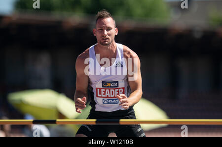 Ratingen, Deutschland. 29 Juni, 2019. Zehnkämpfer Kai Kazmirek sieht auf der Bar nach seiner letzten ungültig Versuch im hochsprung an der Rund-um-Konferenz Credit: Bernd Thissen/dpa/Alamy leben Nachrichten Stockfoto