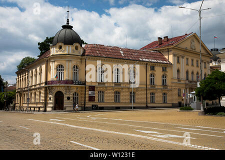 Sofia, Bulgarien - 29. Juni 2019: Blick auf die Gebäude der Bulgarischen Akademie der Wissenschaften Stockfoto