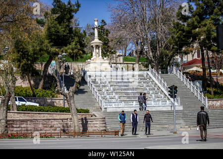 Konya, Türkei - 15 April, 2017, Blick auf die Straße im Stadtzentrum von Konya, Türkei Stockfoto