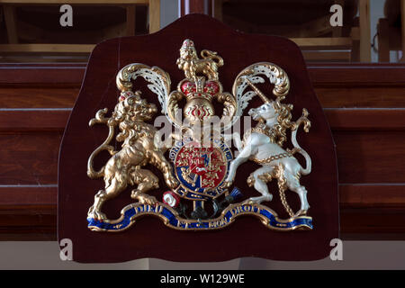 Königlichen Wappen, St. James Kirche, Alveston, Warwickshire, England, Großbritannien Stockfoto