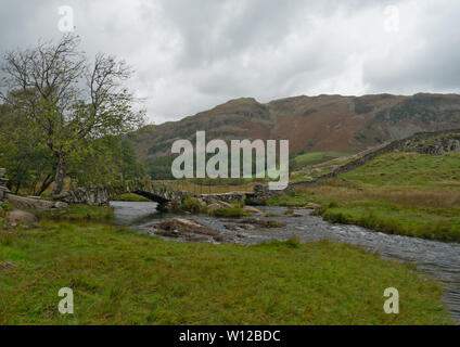 Slater Brücke in der Nähe von Little Langdale in Lake District, ENGLAND Stockfoto