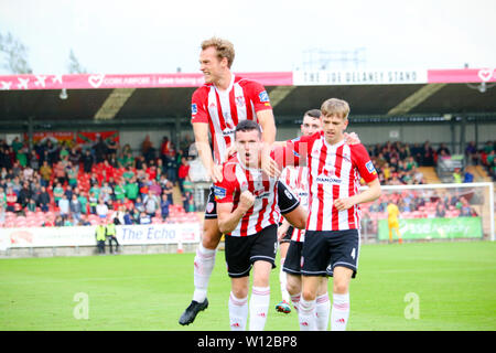 Freut DAVID PARKHOUSE (Derry City FC) nach dem Scoring auf 12' Derry vor während der SSE Airtricity league Befestigung zwischen Cork City FC setzen Stockfoto