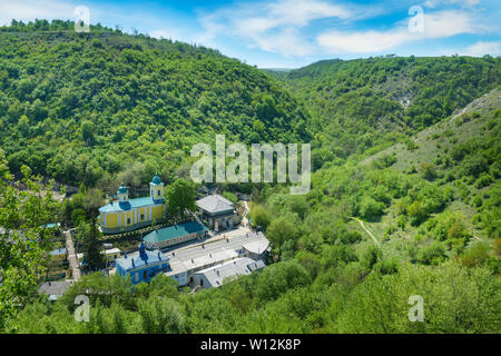 Rock im Dorf Kloster Saharna, Republik Moldau. Europa. Stockfoto