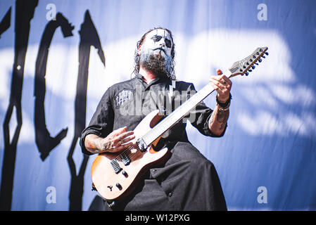 Diego Cavallotti, Gitarrist der Italienischen Gothic Metal Band Lacuna Coil, die live auf der Bühne in Bologna, auf der Bologna Sonic Park 2019 erste Ev Stockfoto