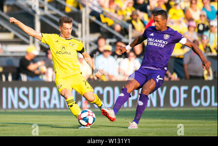 29. Juni 2019: Der Columbus Crew SC Mittelfeldspieler Pedro Santos (7) kämpft in seinem Spiel in Columbus, Ohio, USA, um den Ball gegen den Orlando City Mittelfeldspieler Nani (17). Brent Clark/Alamy Live News Stockfoto