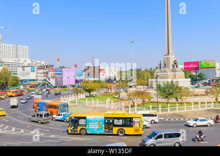 Bangkok, Thailand Januar 19-2018: der Verkehr dichter beginnen Verklemmen des Victory Monument Stockfoto