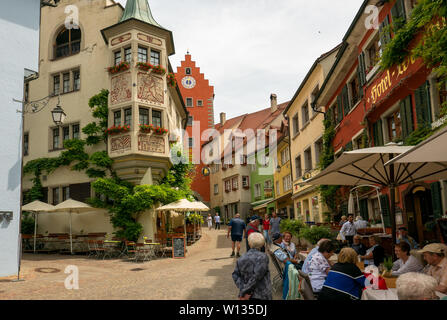 MEERSBURG, Deutschland - 15. JUNI 2019: eine kleine Stadt im Südwesten von Baden-Württemberg. Am Ufer des Bodensees. Stockfoto