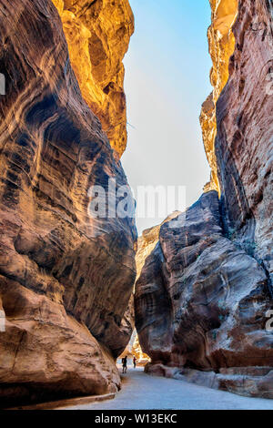 Sik Canyon, der die antike Stadt Petra, Jordanien Stockfoto