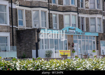 Morecambe Großbritannien-9 Juni 2019: Vor kleinen, traditionellen Hotel am Meer Stockfoto