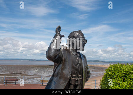 Morecambe Großbritannien-9 Juni 2019: Statue von Eric Morecambe mit blauen Himmel im Hintergrund Stockfoto